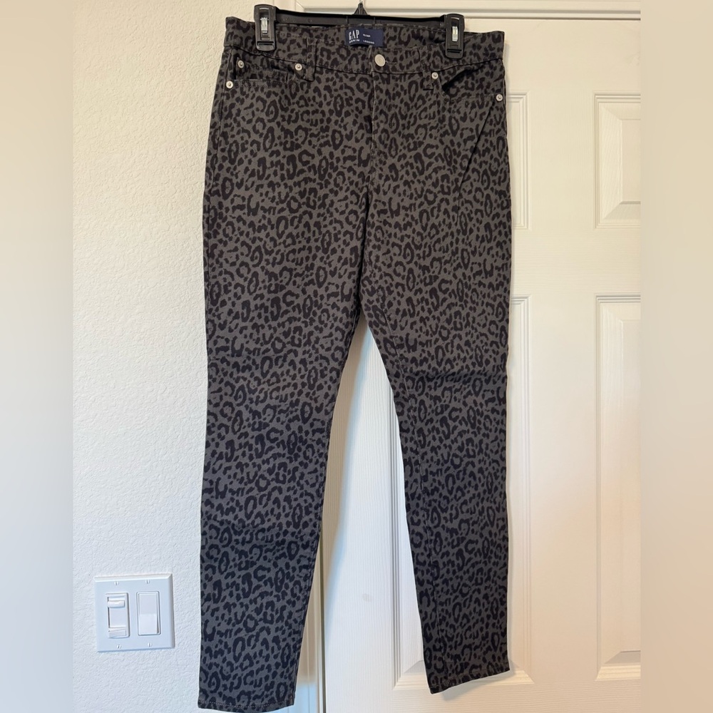 GAP Women's Gray Leopard Print Skinny Jeans